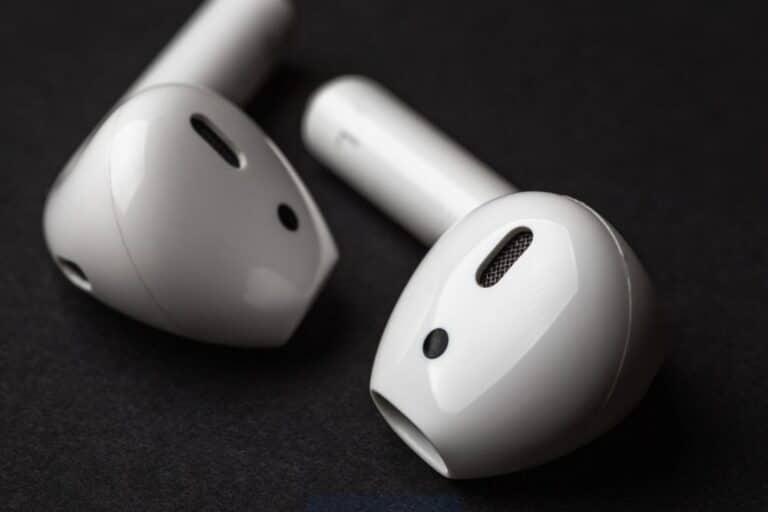 Auriculares de distintas marcas