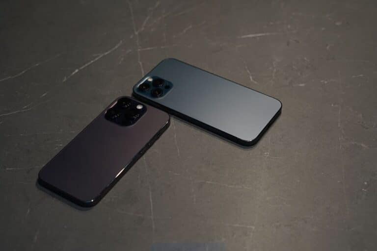 iPhone 16 mostrando su diseño renovado y funciones avanzadas