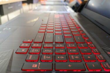 Acer Nitro 5 y HP Omen 15 uno al lado del otro comparados