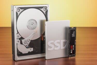 un SSD y un HDD