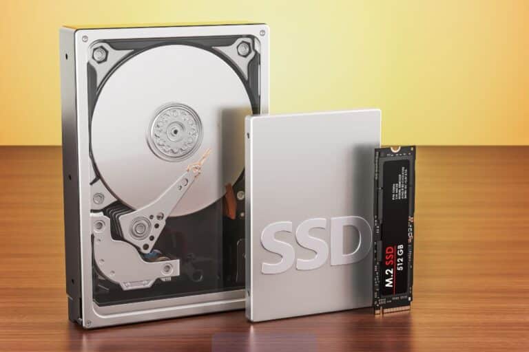 un SSD y un HDD