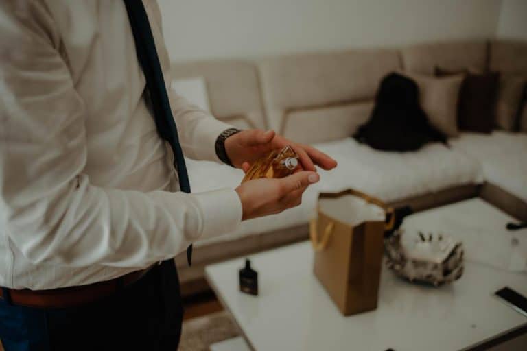 perfumes amaderados masculinos