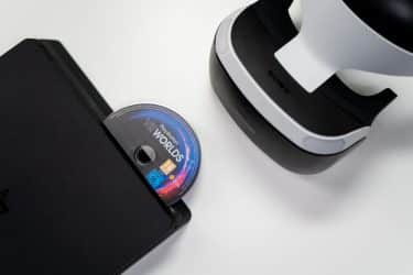 Consola PlayStation y juegos de mundo abierto