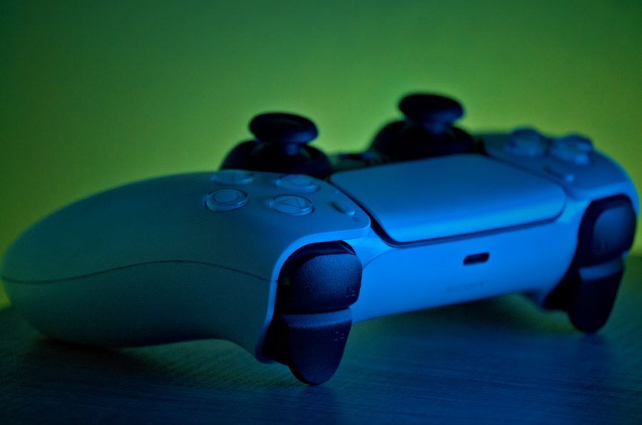 mando ps5 iluminacion ambiental 1 Mando PS5 con iluminación ambiental
