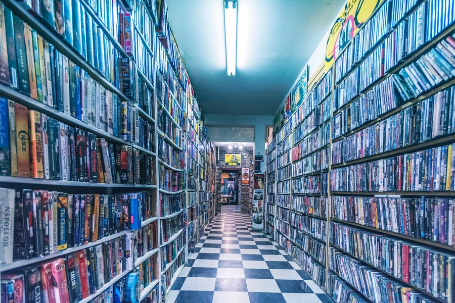 Videoclubes retro y formatos VHS económicos