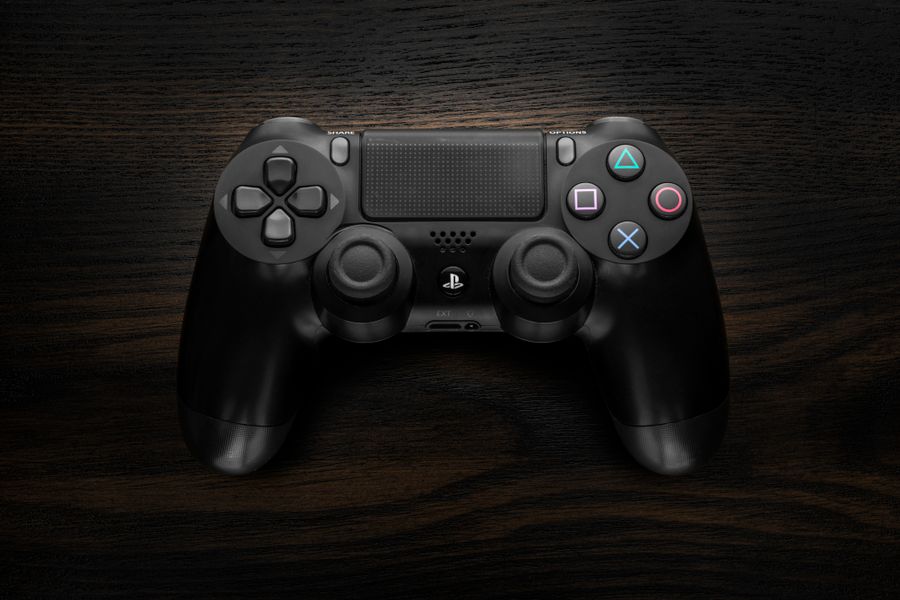 Mando DualShock 4 para emulación Sega