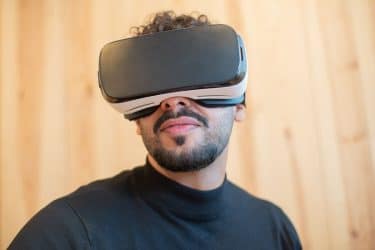 Casco de realidad virtual moderna