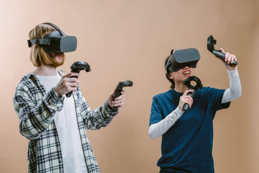 jugadores cascos realidad virtual 2 Jugadores con cascos de realidad virtual