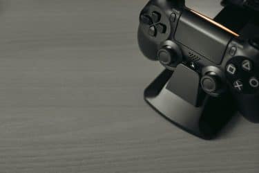 Mando PS4 negro para duración batería