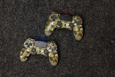 Mandos DualShock 4 V1 y V2 camuflados